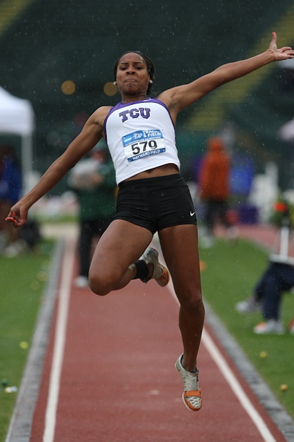 2011NCAA WestThur-015.JPG - 2011 NCAA West Preliminary Track and Field, May 26-28, Hayward Field, Eugene, OR.